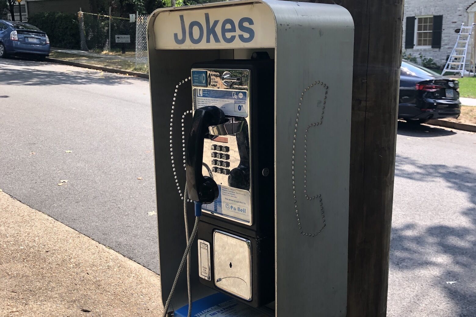 Take a tour of Detroit's last surviving pay phones