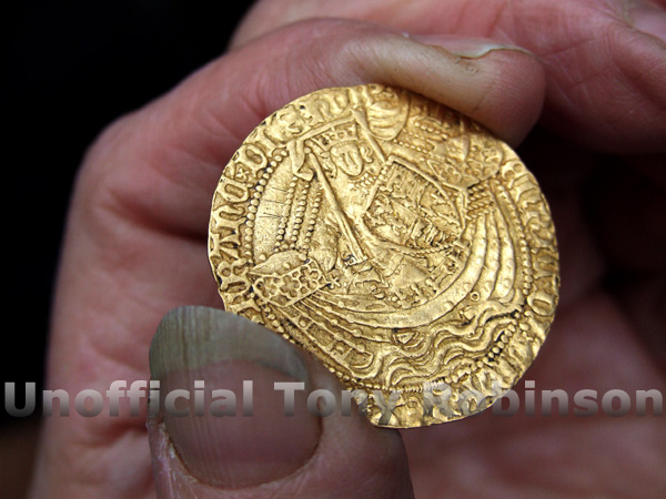 Treasure-hunting pensioners find 14th Century gold coins worth £50k - Wales Online