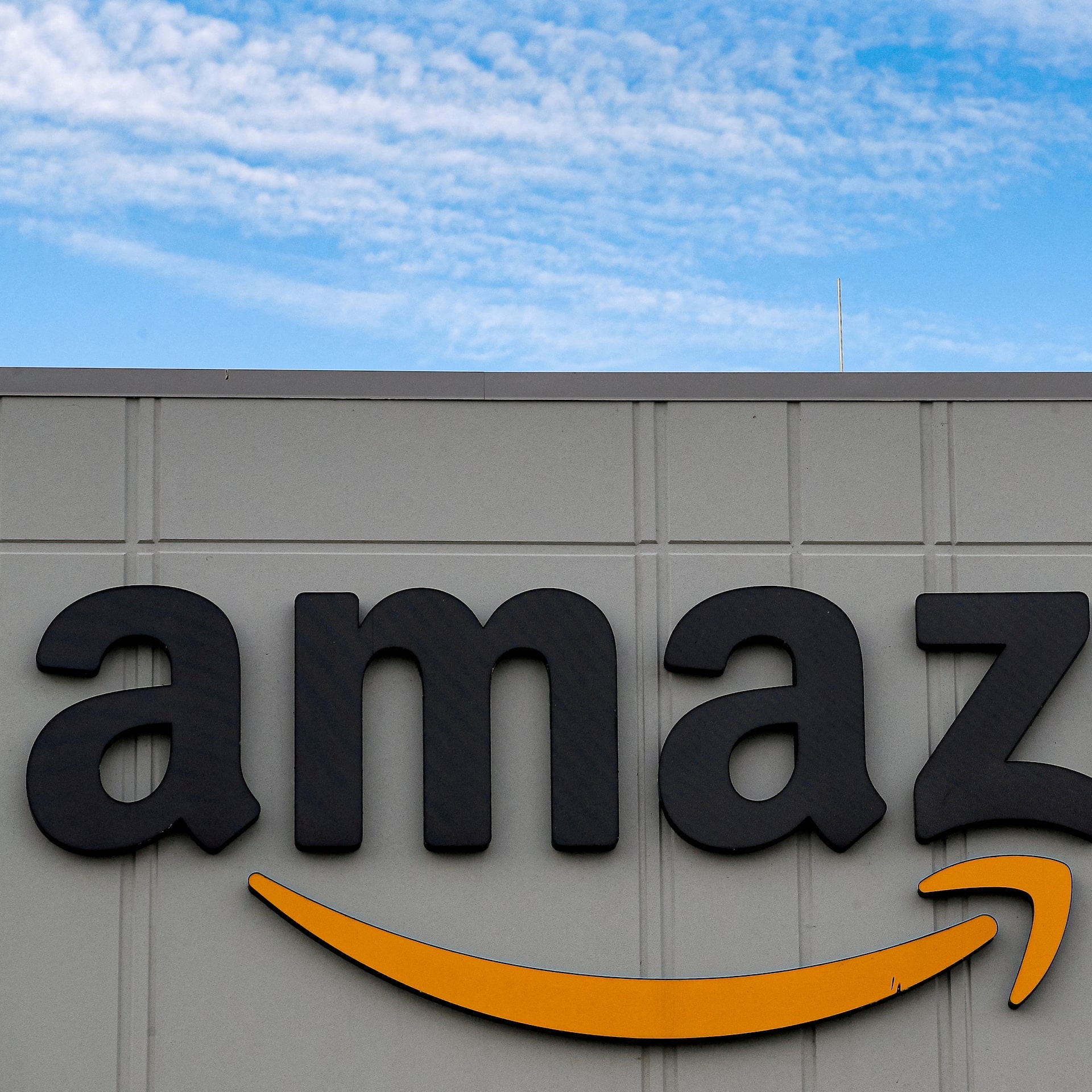 Does Amazon accept Bitcoin and crypto? | NOWPayments