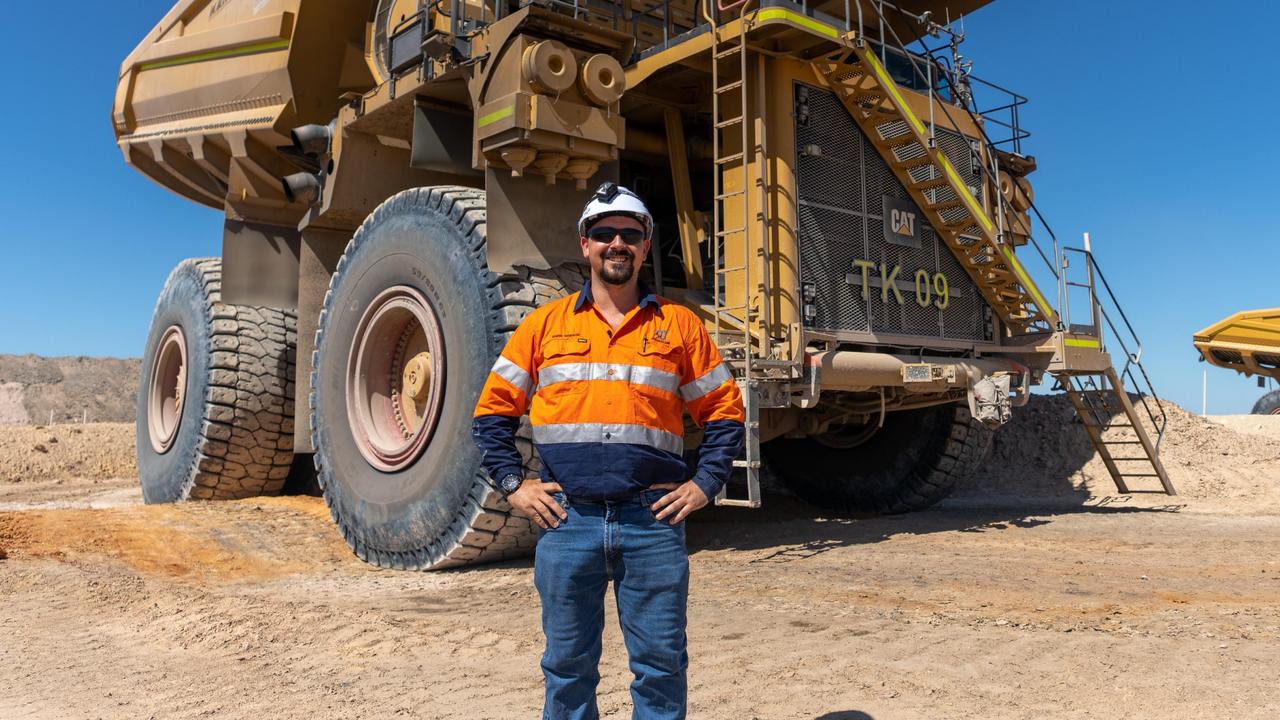 Mining Machine Operator - Salary, How to Become, Job Description & Best Schools