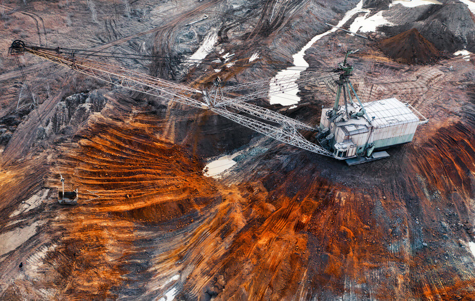 Top 10 business risks and opportunities for mining and metals in | EY Canada