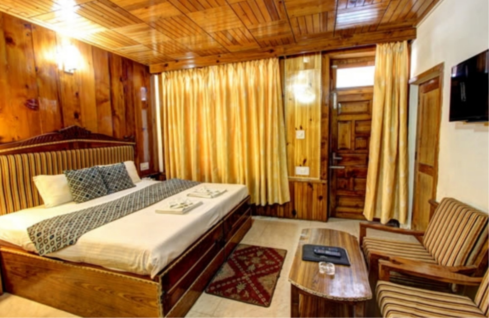 Manali Hotel Deluxe Room Rental Services at Rs /day in Nainital | ID: 