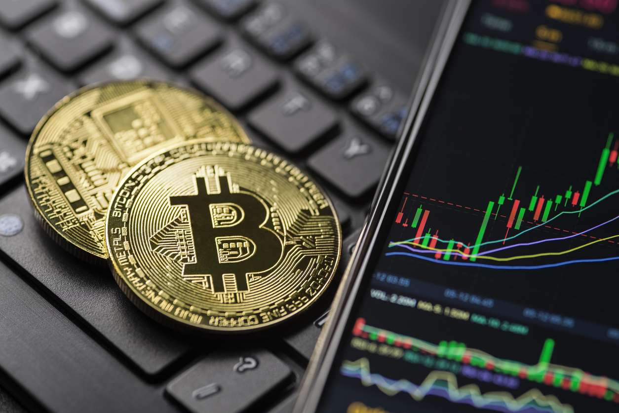 Benefits and Risks of Trading Forex With Bitcoin