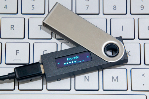 Can You Put Crypto on a USB Drive Instead of a Hardware Wallet?