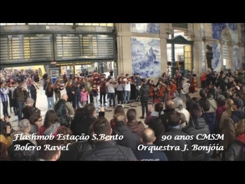 A little girl gives coins to a street musician, and gets the best surprise in return - Classic FM