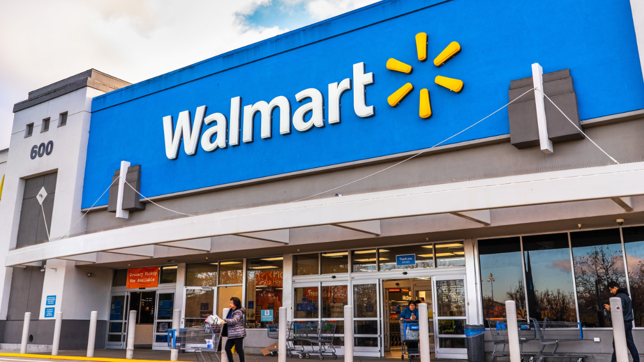 Walmart allowing some shoppers to buy bitcoin at Coinstar kiosks | Reuters