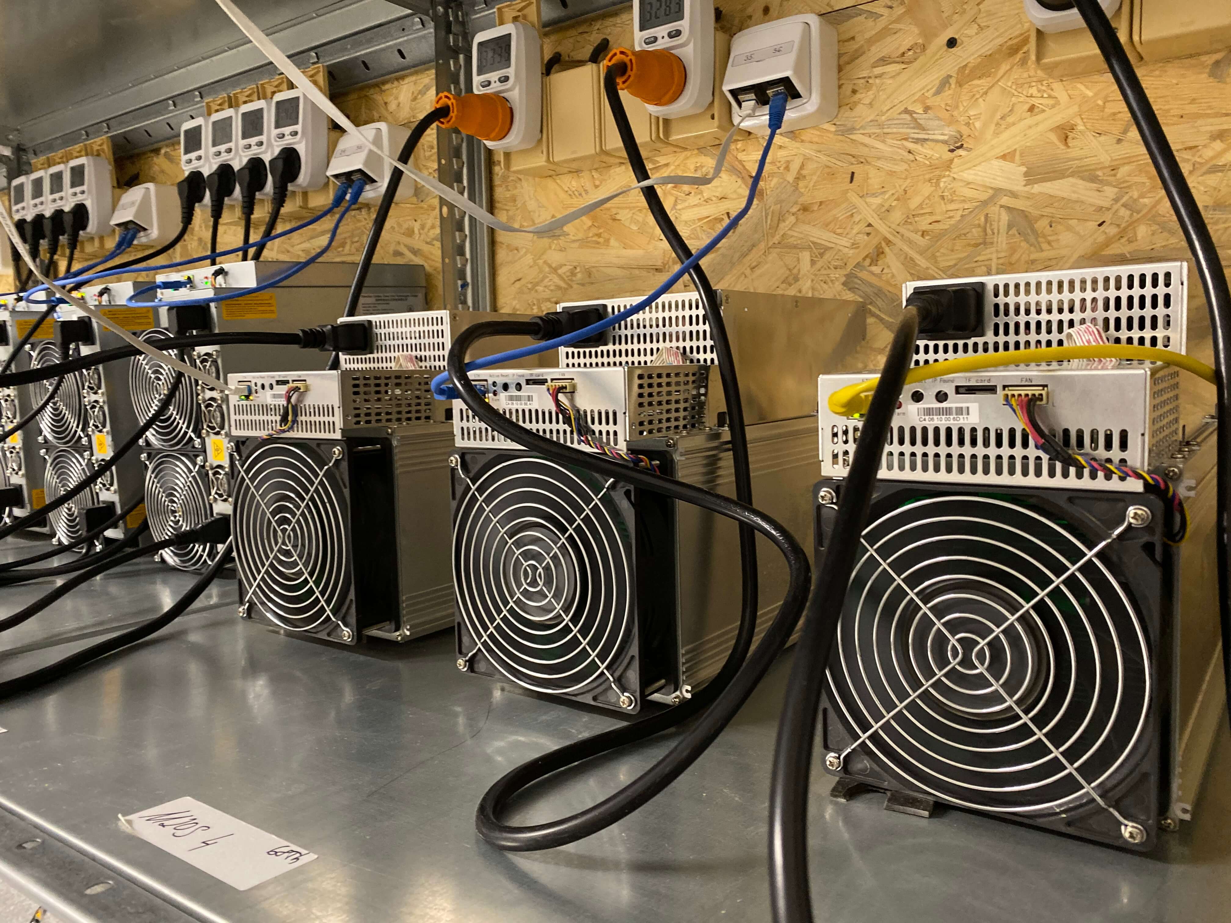 4 Ways to Build the Complete Crypto Mining Rig